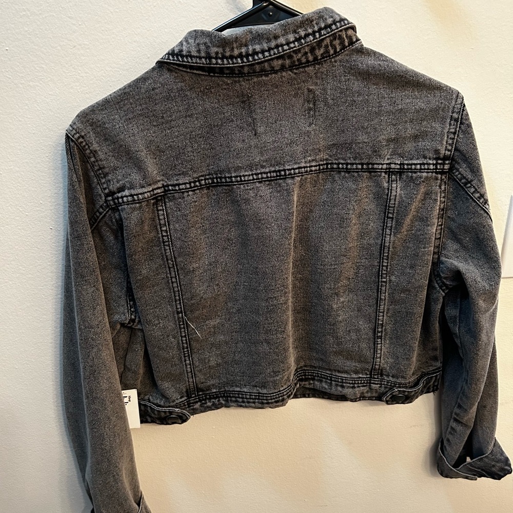 Ashley Vintage Charm Cropped Jean Jacket - Picture 2 of 4